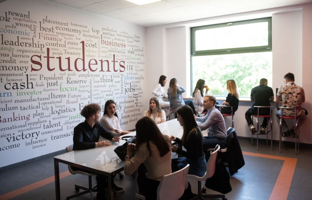Studenți la Universitatea Româno-Americană